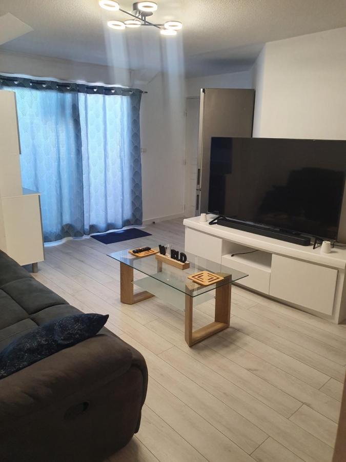 Appartement Cosy Proche De L'Aeroport T R A N S F E R T Sur Demande 생드니 외부 사진